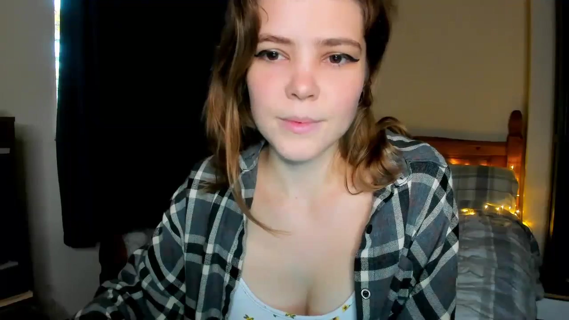 Gallery image thumbnail from EffyShy's myfreecams stream on, 11/16/2023, 14:44 image 8 of 20