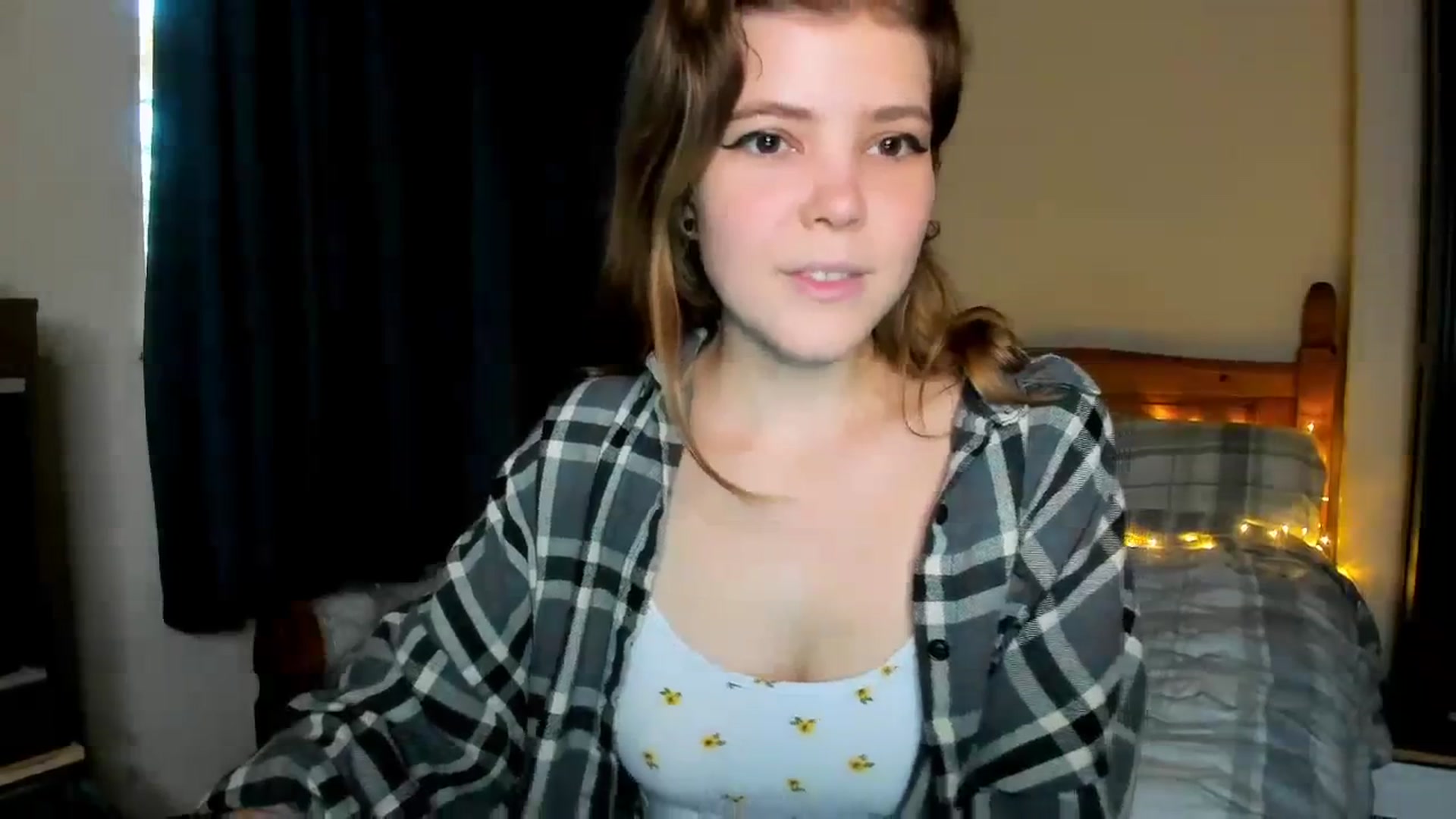 Gallery image thumbnail from EffyShy's myfreecams stream on, 11/16/2023, 14:44 image 7 of 20