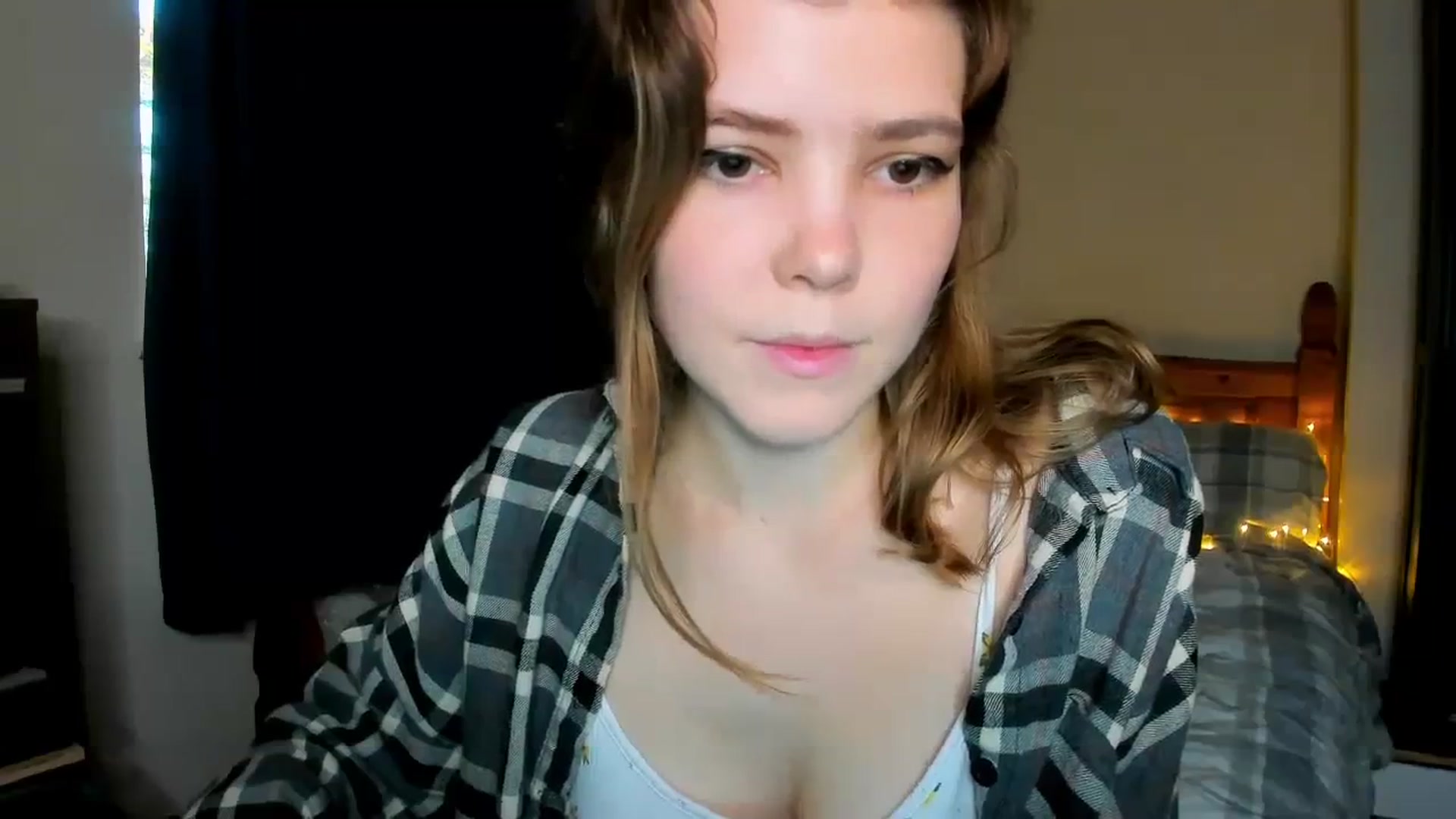 Gallery image thumbnail from EffyShy's myfreecams stream on, 11/16/2023, 14:44 image 14 of 20