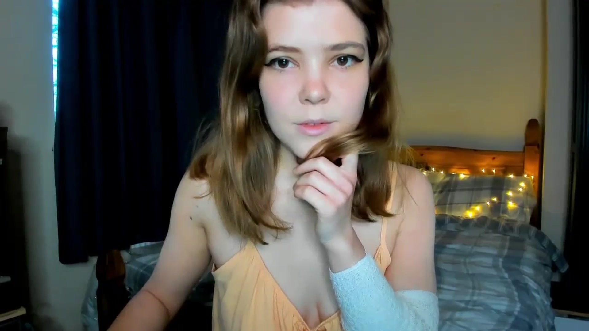 Gallery image thumbnail from EffyShy's myfreecams stream on, 11/22/2023, 15:29 image 8 of 20