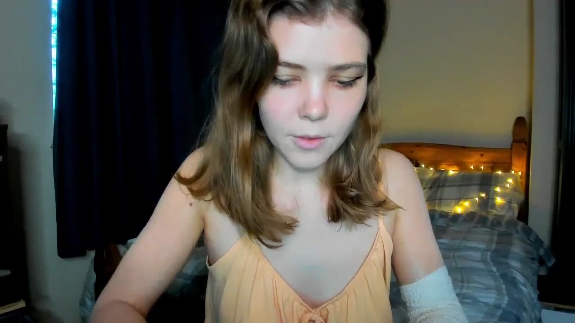 Gallery image thumbnail from EffyShy's myfreecams stream on, 11/22/2023, 15:29 image 13 of 20