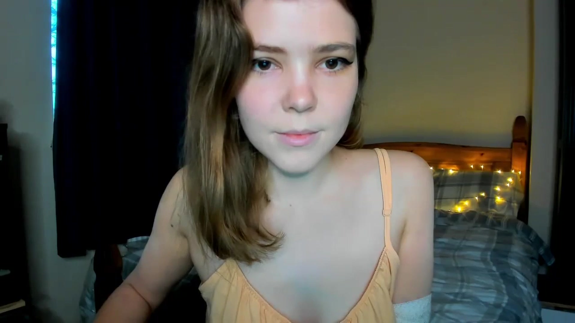 Gallery image thumbnail from EffyShy's myfreecams stream on, 11/22/2023, 15:29 image 11 of 20