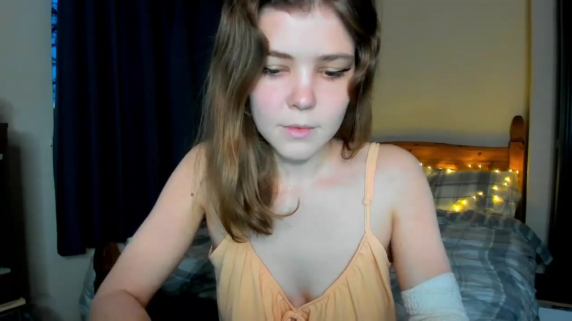 Gallery image thumbnail from EffyShy's myfreecams stream on, 11/22/2023, 16:10 image 4 of 20