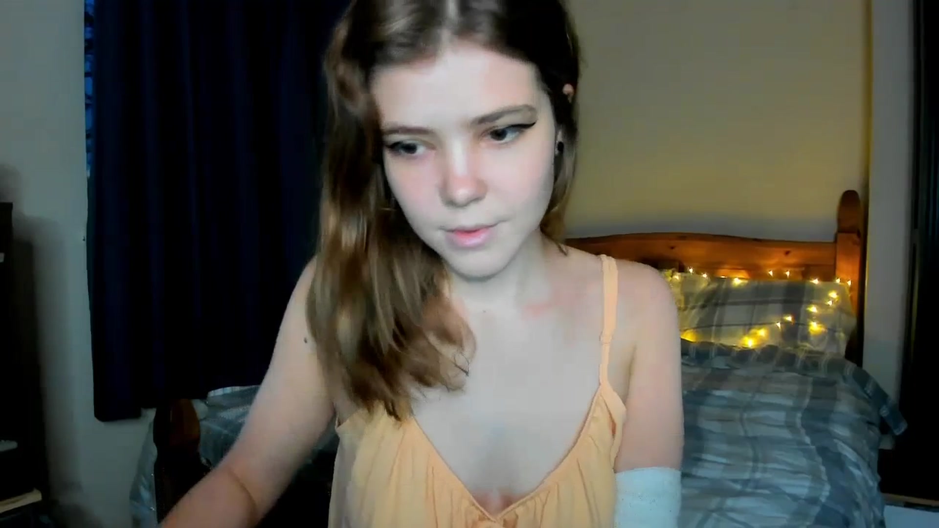 Gallery image thumbnail from EffyShy's myfreecams stream on, 11/22/2023, 16:10 image 18 of 20
