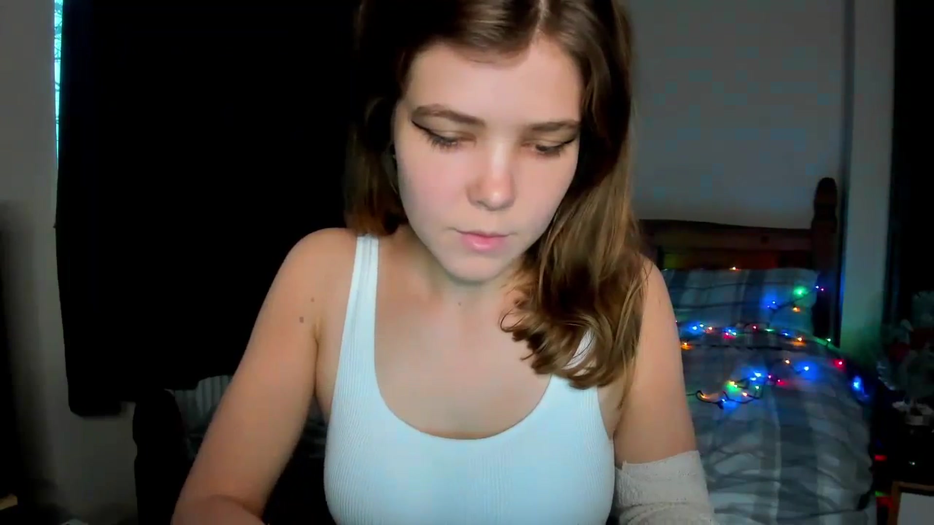 Gallery image thumbnail from EffyShy's myfreecams stream on, 12/11/2023, 15:49 image 4 of 20