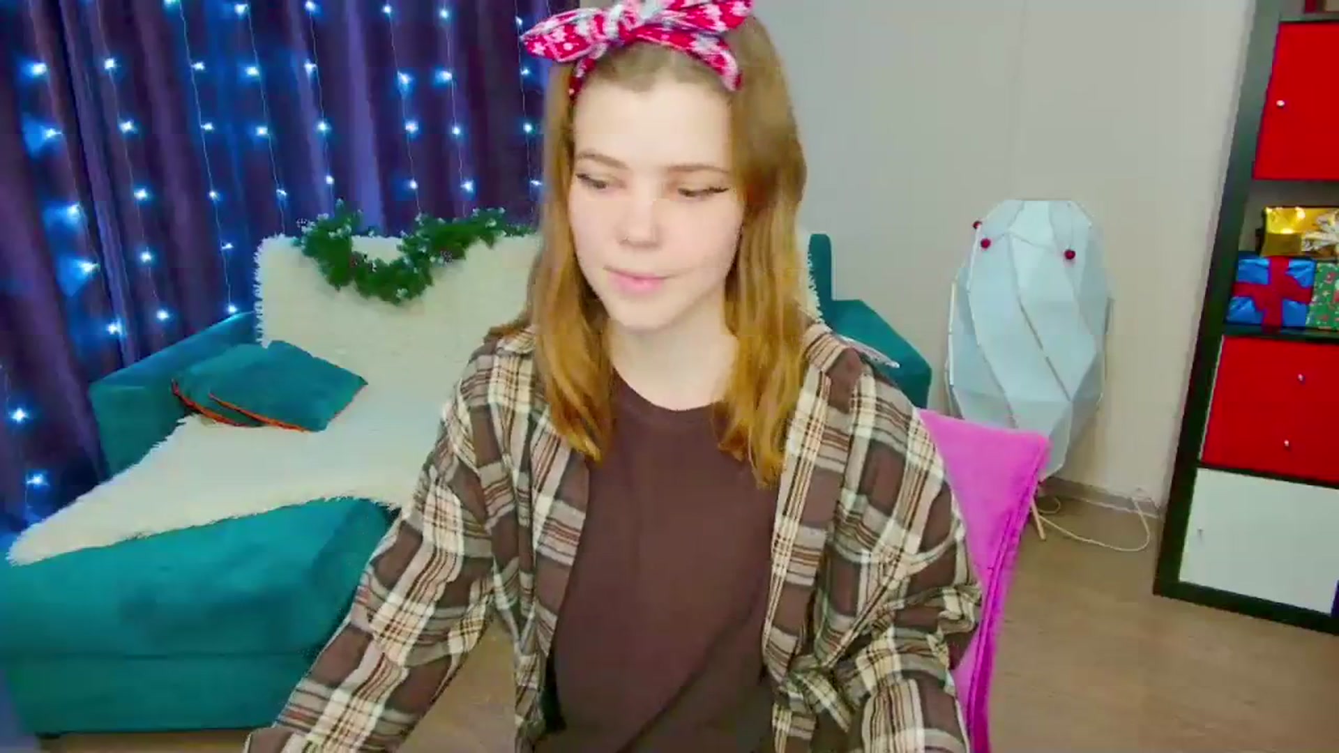 Gallery image thumbnail from EffyShy's myfreecams stream on, 01/06/2024, 13:41 image 7 of 20