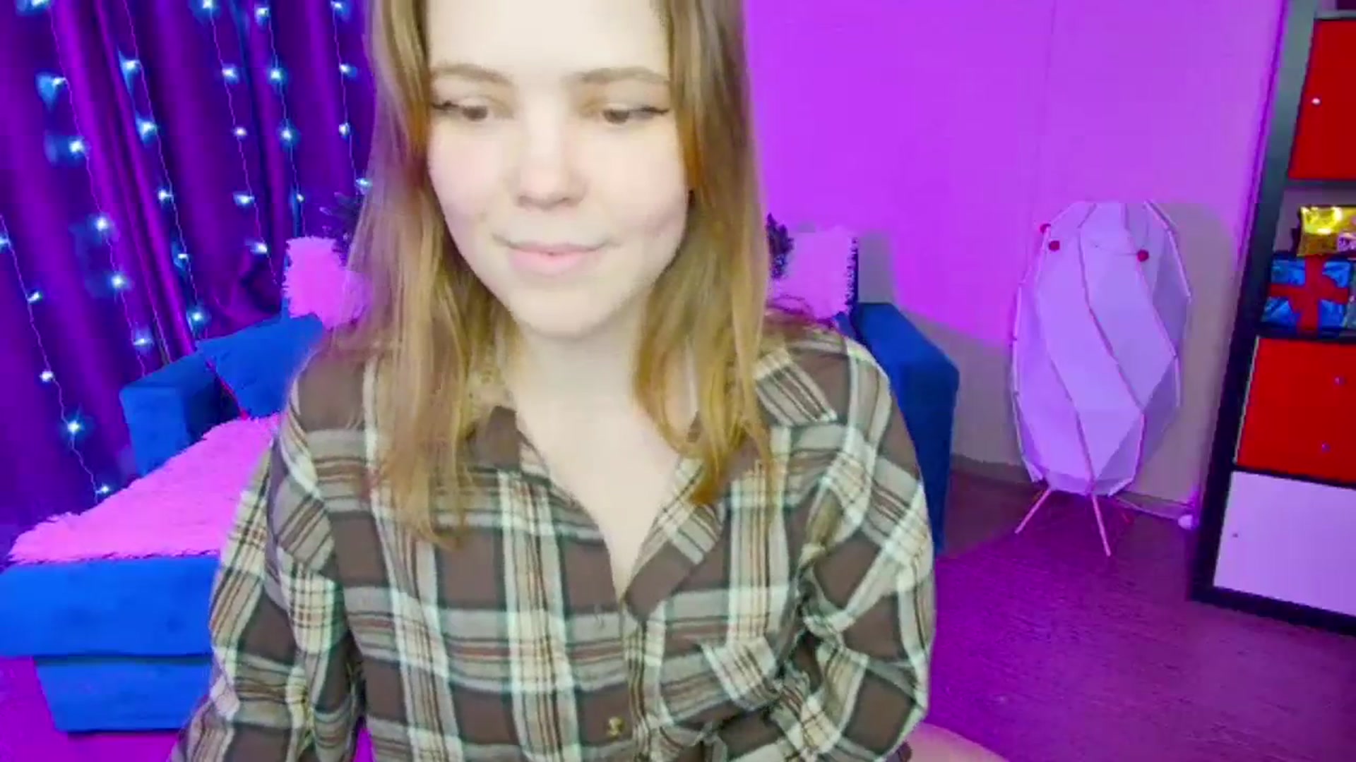 Gallery image thumbnail from EffyShy's myfreecams stream on, 01/11/2024, 18:35 image 2 of 20