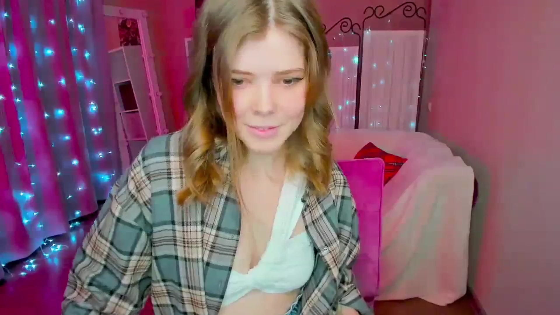 Gallery image thumbnail from EffyShy's myfreecams stream on, 01/26/2024, 16:38 image 14 of 20