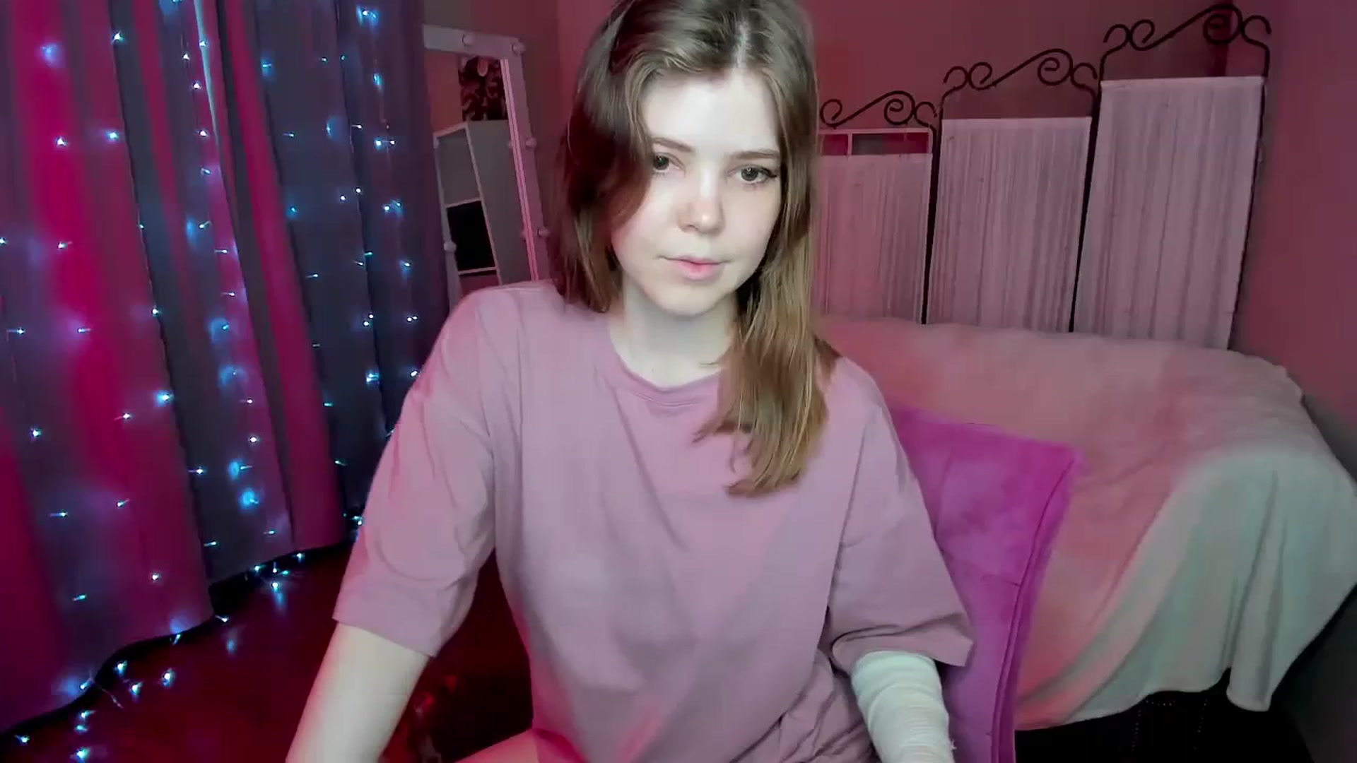 Gallery image thumbnail from EffyShy's myfreecams stream on, 03/27/2024, 09:49 image 15 of 20