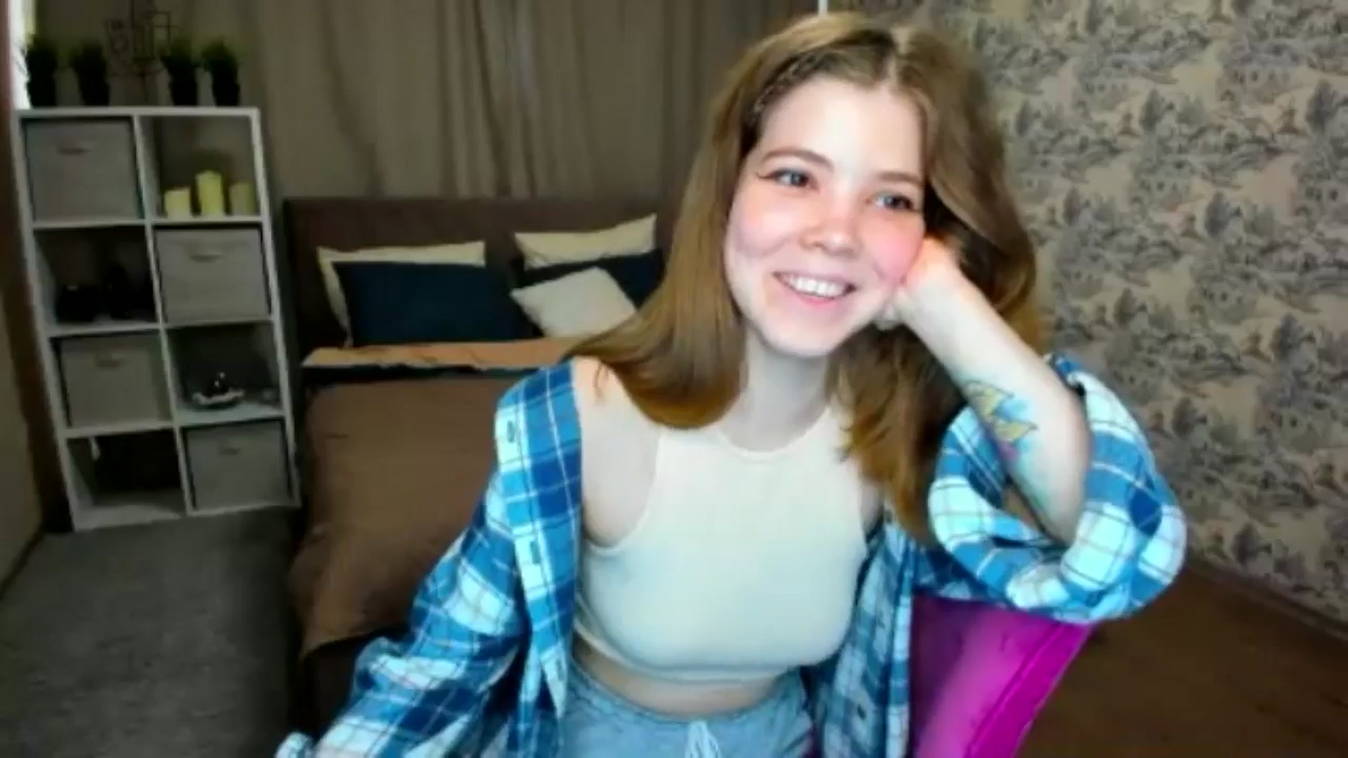 Gallery image thumbnail from EffyShy's myfreecams stream on, 04/26/2024, 12:20 image 17 of 20