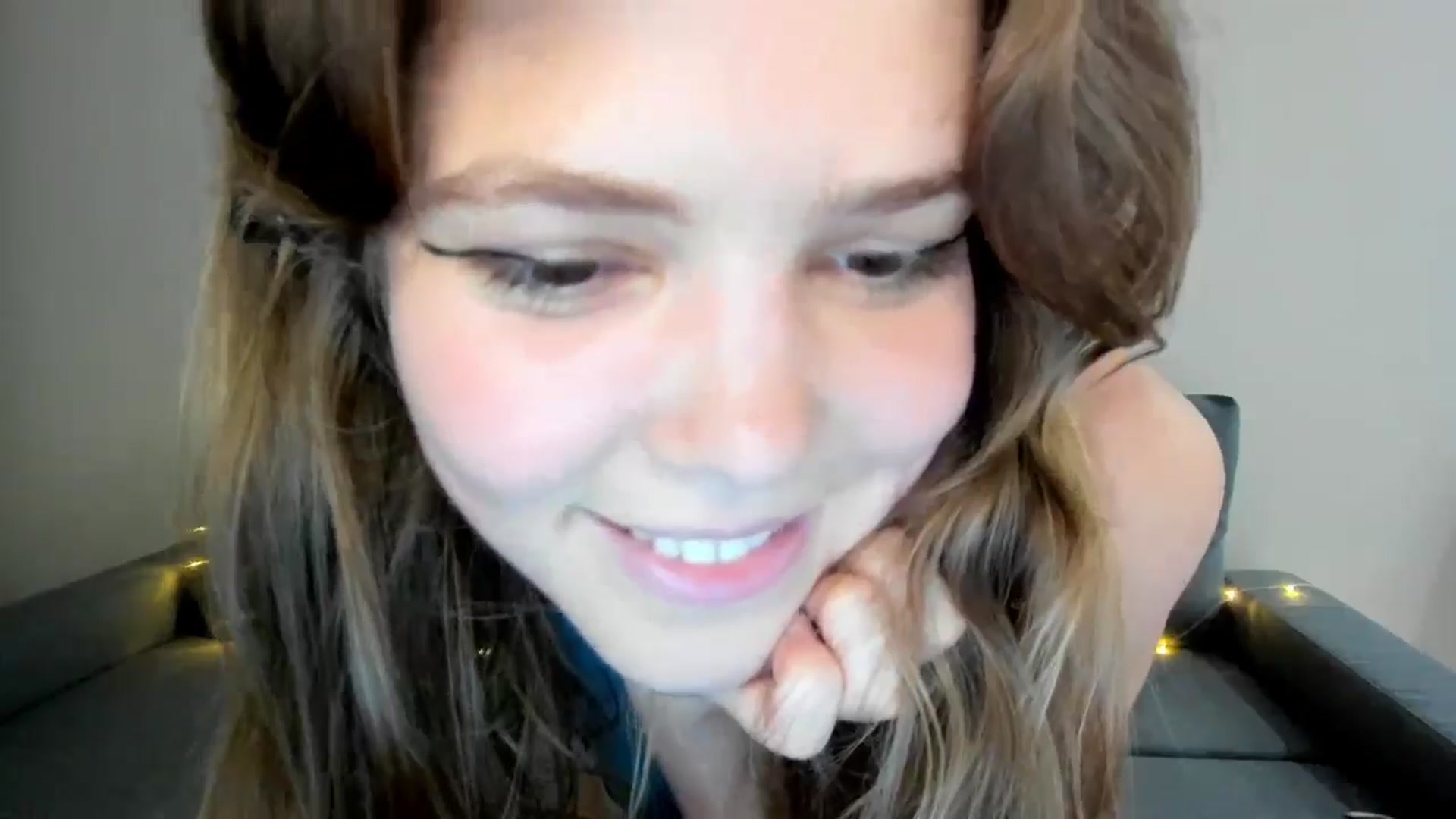 Gallery image thumbnail from EffyShy's myfreecams stream on, 06/12/2024, 19:34 image 17 of 20