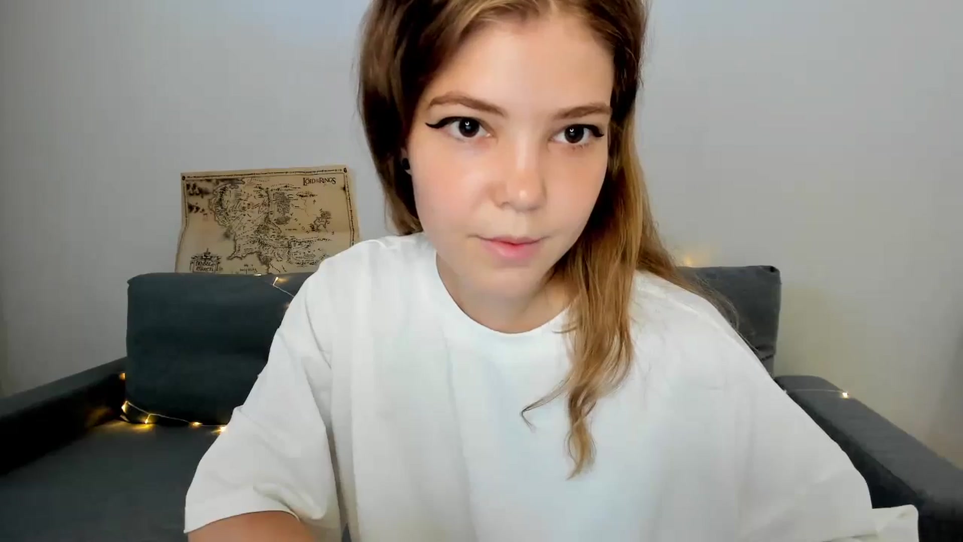 Gallery image thumbnail from EffyShy's myfreecams stream on, 07/09/2024, 09:32 image 11 of 20