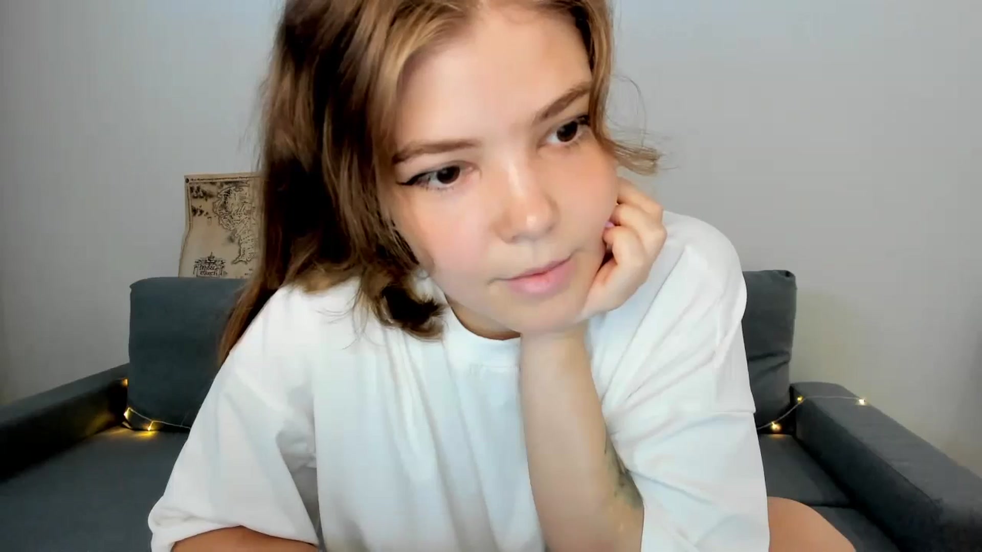 Gallery image thumbnail from EffyShy's myfreecams stream on, 07/09/2024, 09:32 image 17 of 20