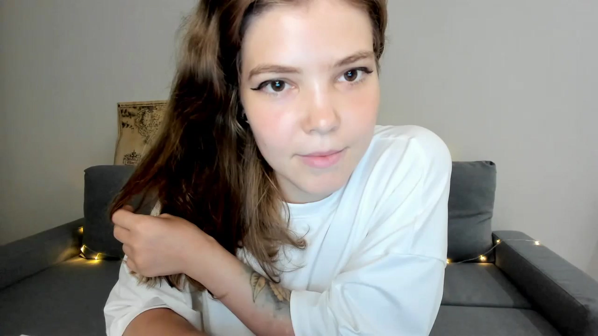 Gallery image thumbnail from EffyShy's myfreecams stream on, 07/09/2024, 18:01 image 13 of 20
