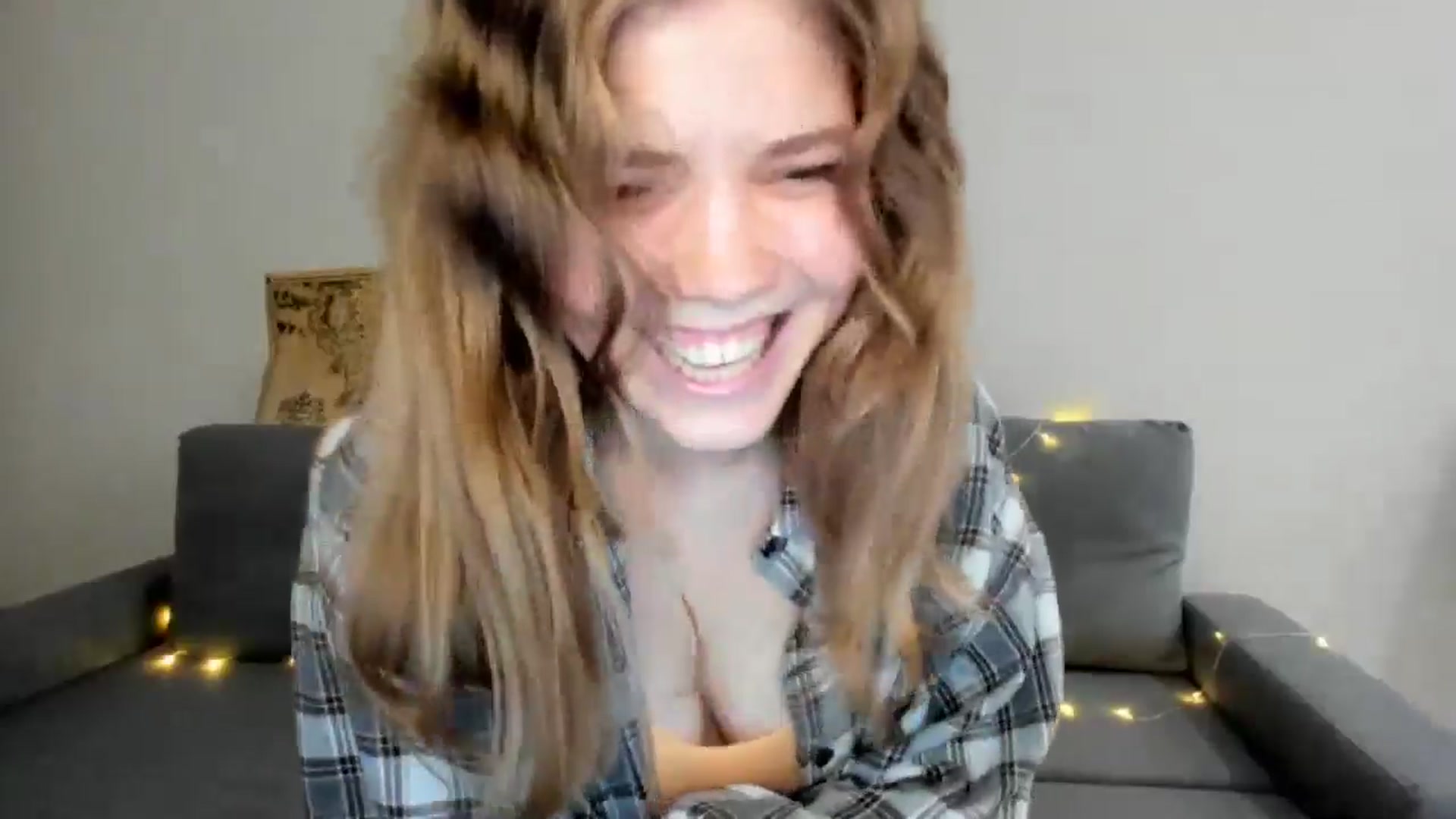 Gallery image thumbnail from EffyShy's myfreecams stream on, 07/21/2024, 18:19 image 15 of 20