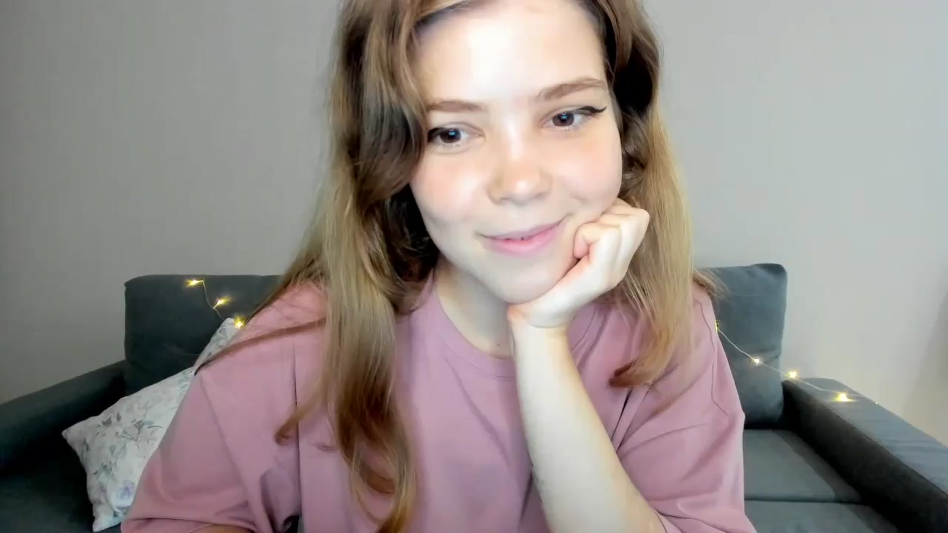 Gallery image thumbnail from EffyShy's myfreecams stream on, 07/23/2024, 20:10 image 1 of 20
