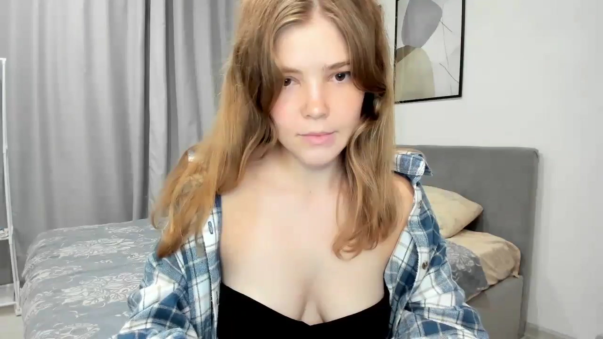 Gallery image thumbnail from EffyShy's myfreecams stream on, 08/14/2024, 19:15 image 15 of 20