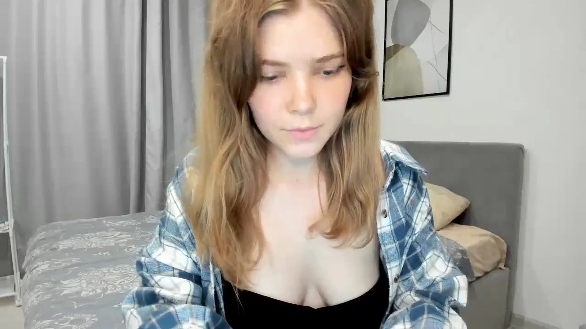 Gallery image thumbnail from EffyShy's myfreecams stream on, 08/14/2024, 19:15 image 19 of 20