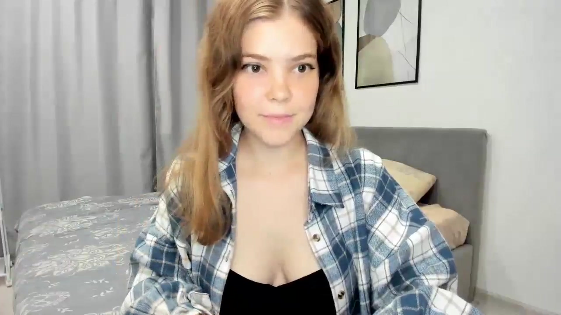 Gallery image thumbnail from EffyShy's myfreecams stream on, 08/15/2024, 18:38 image 3 of 20