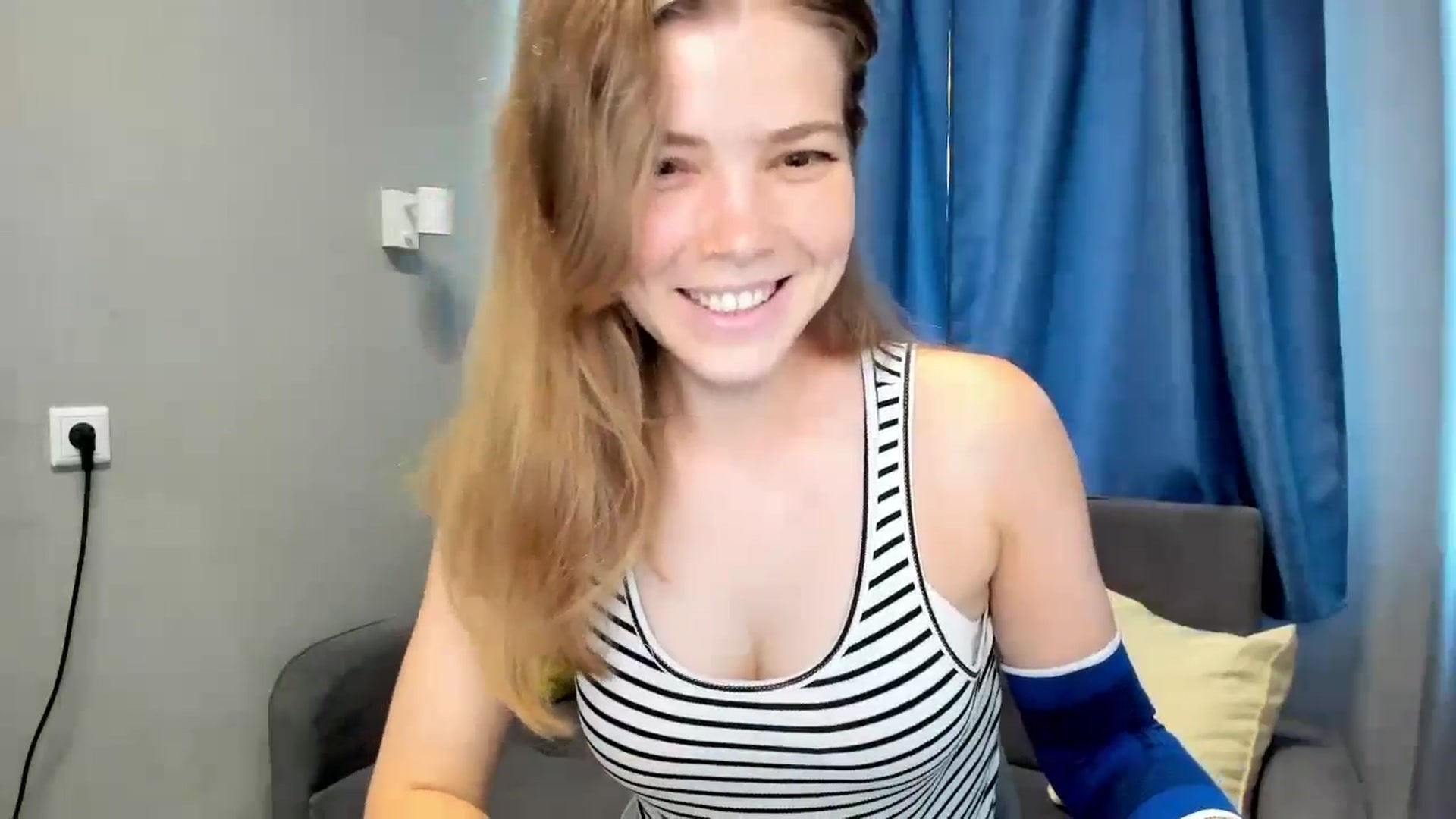 Gallery image thumbnail from EffyShy's myfreecams stream on, 09/06/2024, 12:48 image 9 of 20