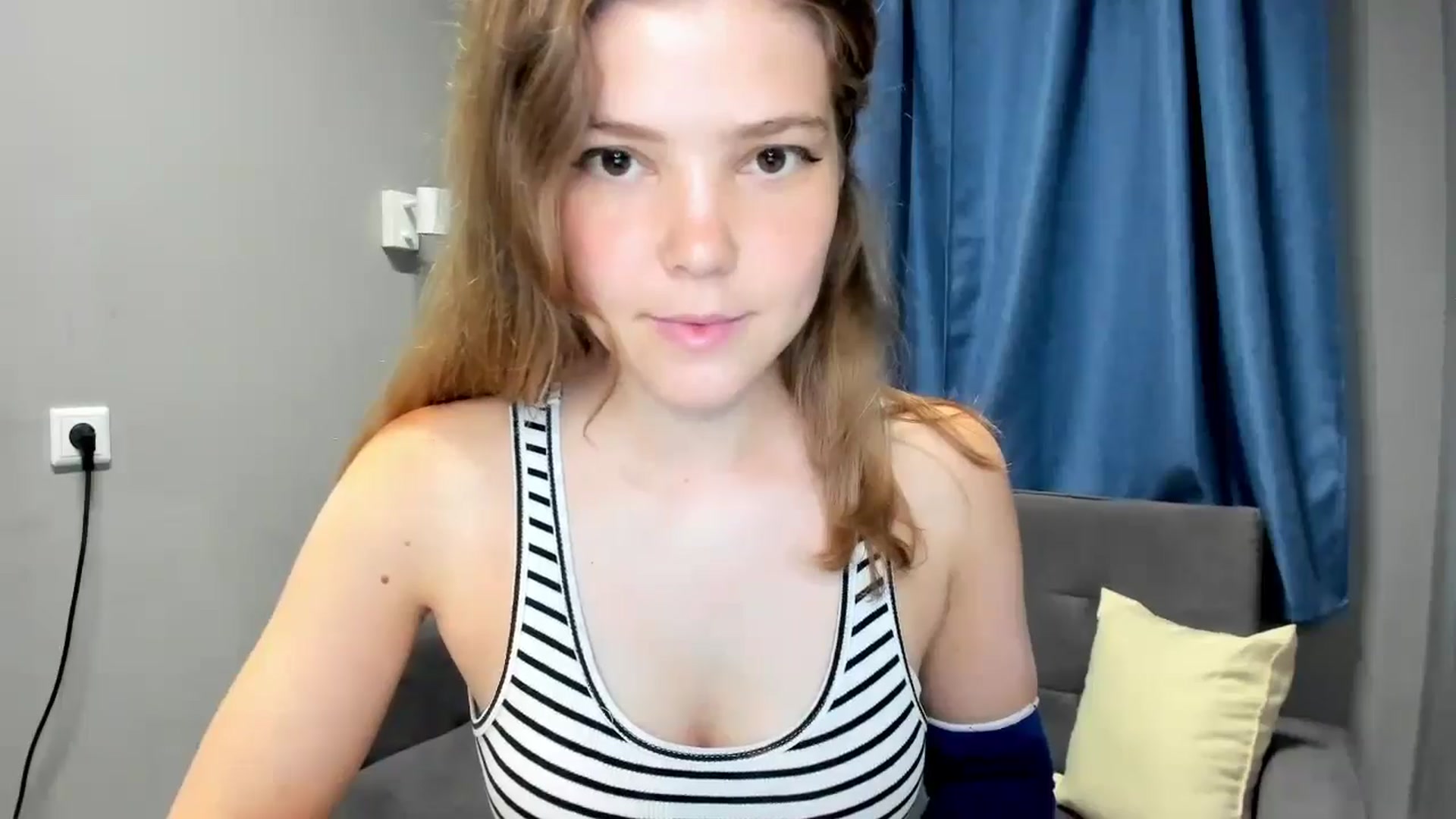 Gallery image thumbnail from EffyShy's myfreecams stream on, 09/06/2024, 17:34 image 11 of 20