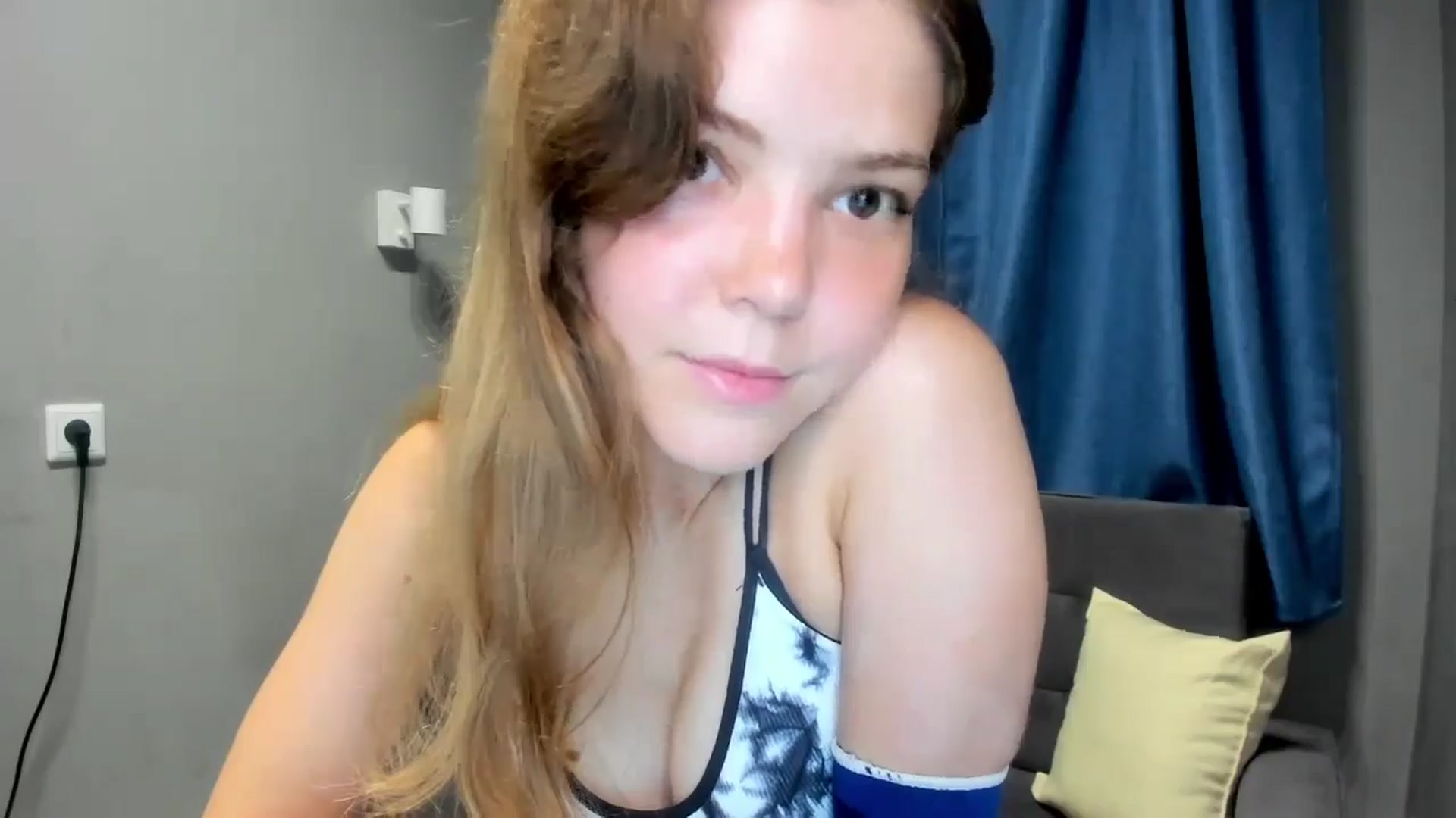 Gallery image thumbnail from EffyShy's myfreecams stream on, 09/07/2024, 19:55 image 9 of 20