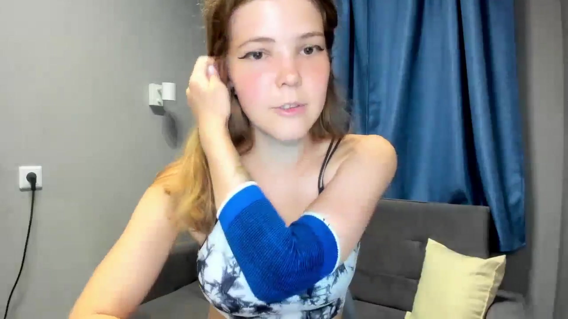 Gallery image thumbnail from EffyShy's myfreecams stream on, 09/07/2024, 20:40 image 6 of 20