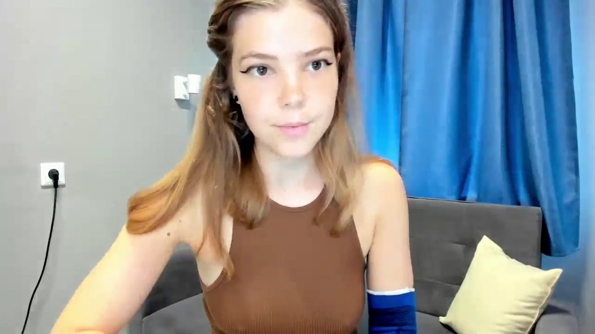Gallery image thumbnail from EffyShy's myfreecams stream on, 09/09/2024, 14:24 image 6 of 20