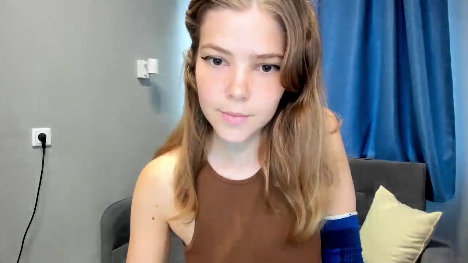 Gallery image thumbnail from EffyShy's myfreecams stream on, 09/09/2024, 14:24 image 3 of 20