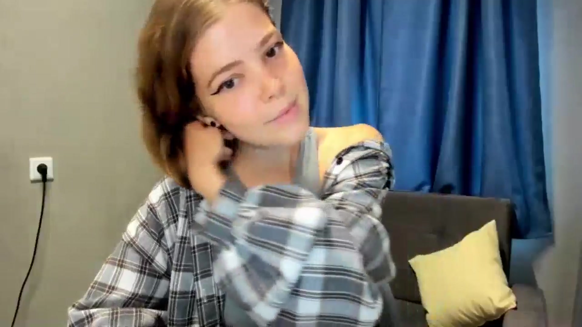 Gallery image thumbnail from EffyShy's myfreecams stream on, 09/12/2024, 10:53 image 7 of 20