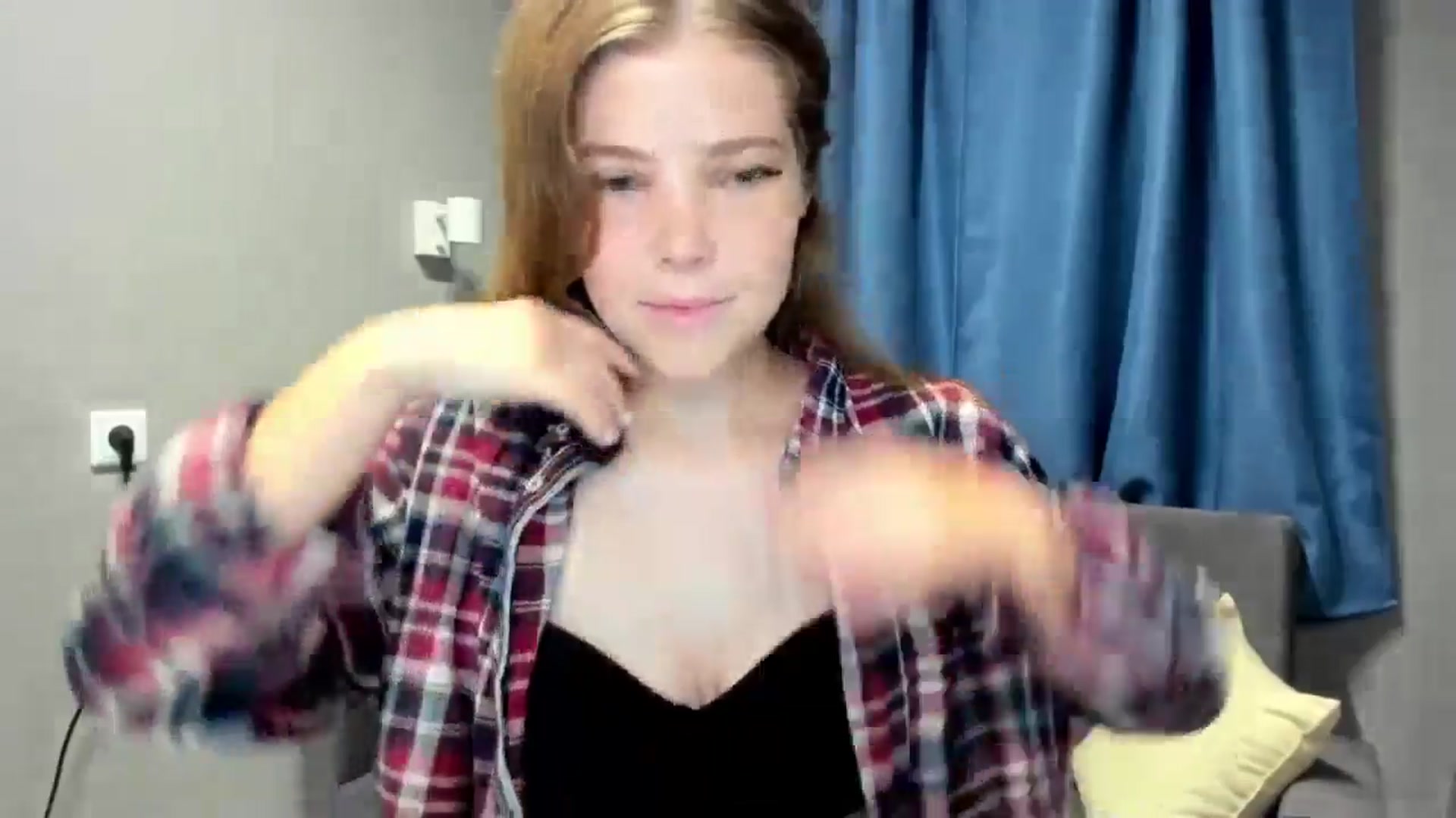 Gallery image thumbnail from EffyShy's myfreecams stream on, 09/13/2024, 18:04 image 14 of 20