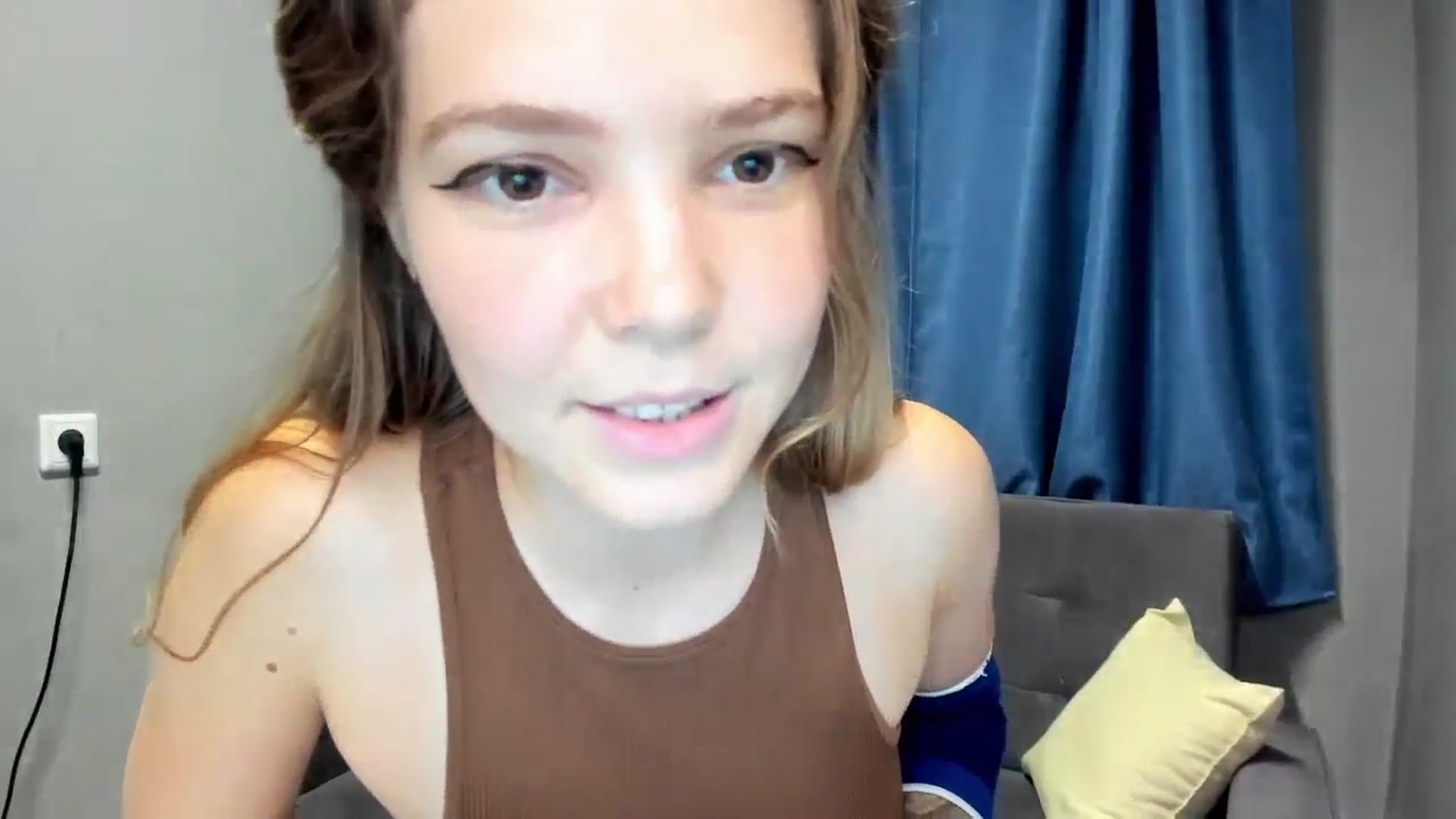 Gallery image thumbnail from EffyShy's myfreecams stream on, 09/14/2024, 21:08 image 15 of 20