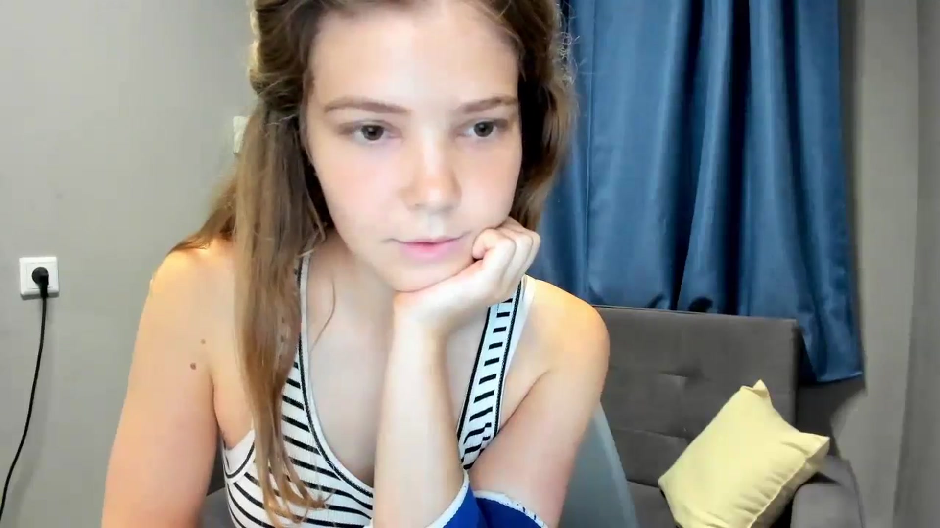 Gallery image thumbnail from EffyShy's myfreecams stream on, 09/15/2024, 22:56 image 17 of 20