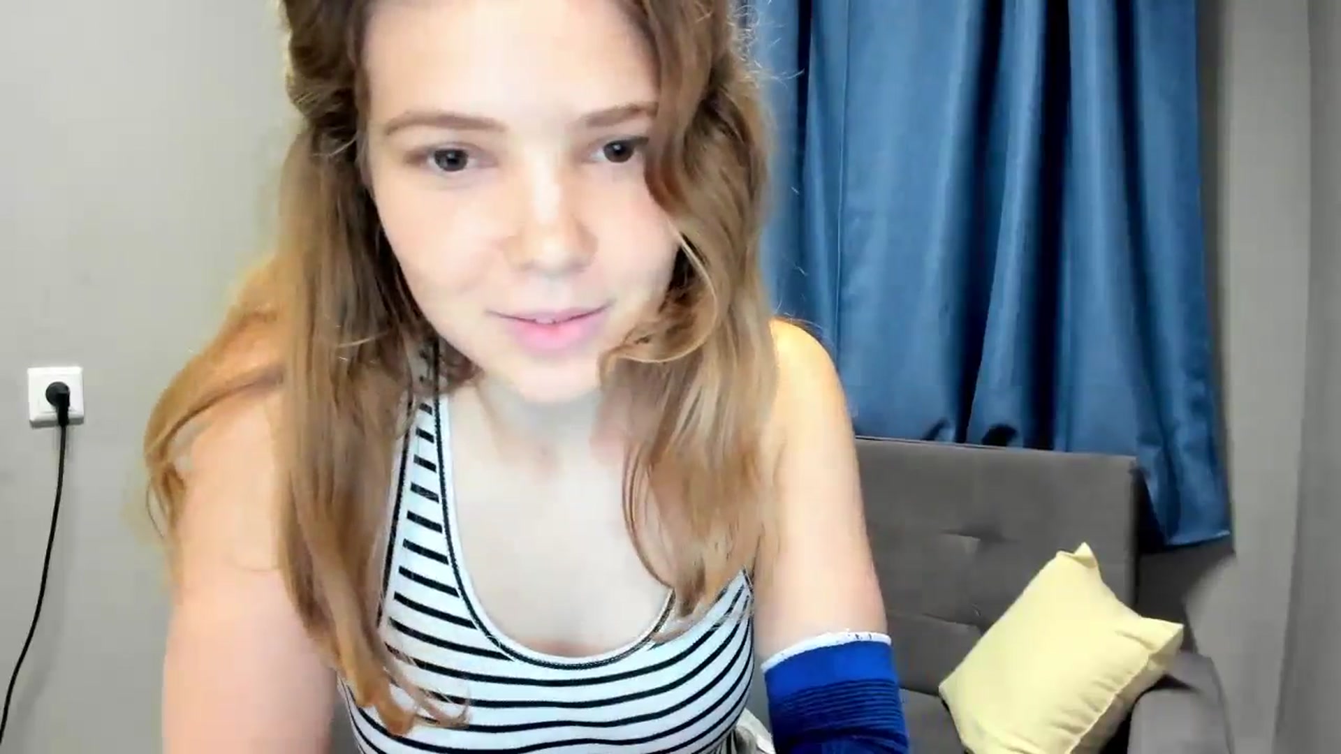 Gallery image thumbnail from EffyShy's myfreecams stream on, 09/15/2024, 22:56 image 12 of 20