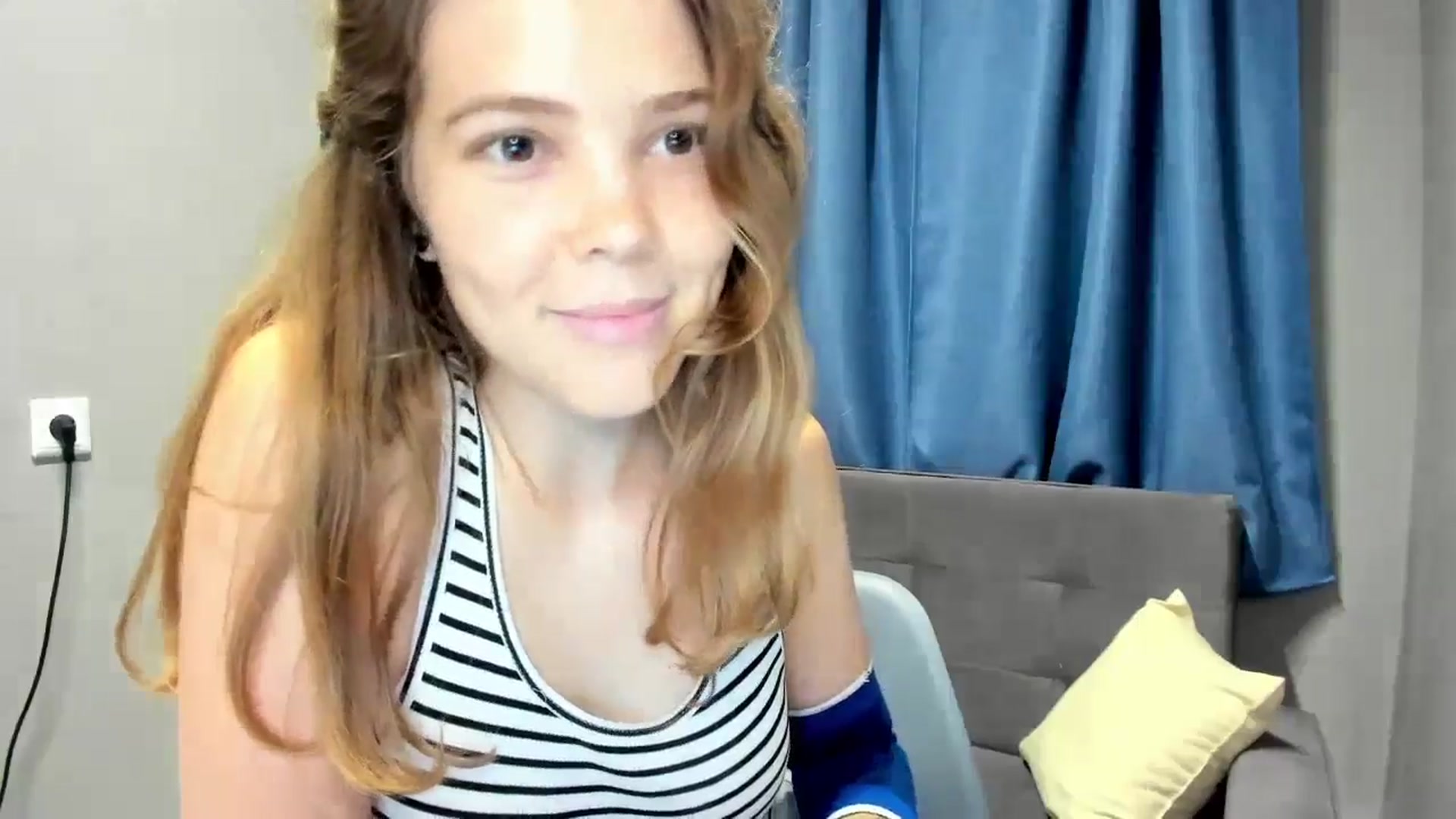 Gallery image thumbnail from EffyShy's myfreecams stream on, 09/15/2024, 22:56 image 11 of 20
