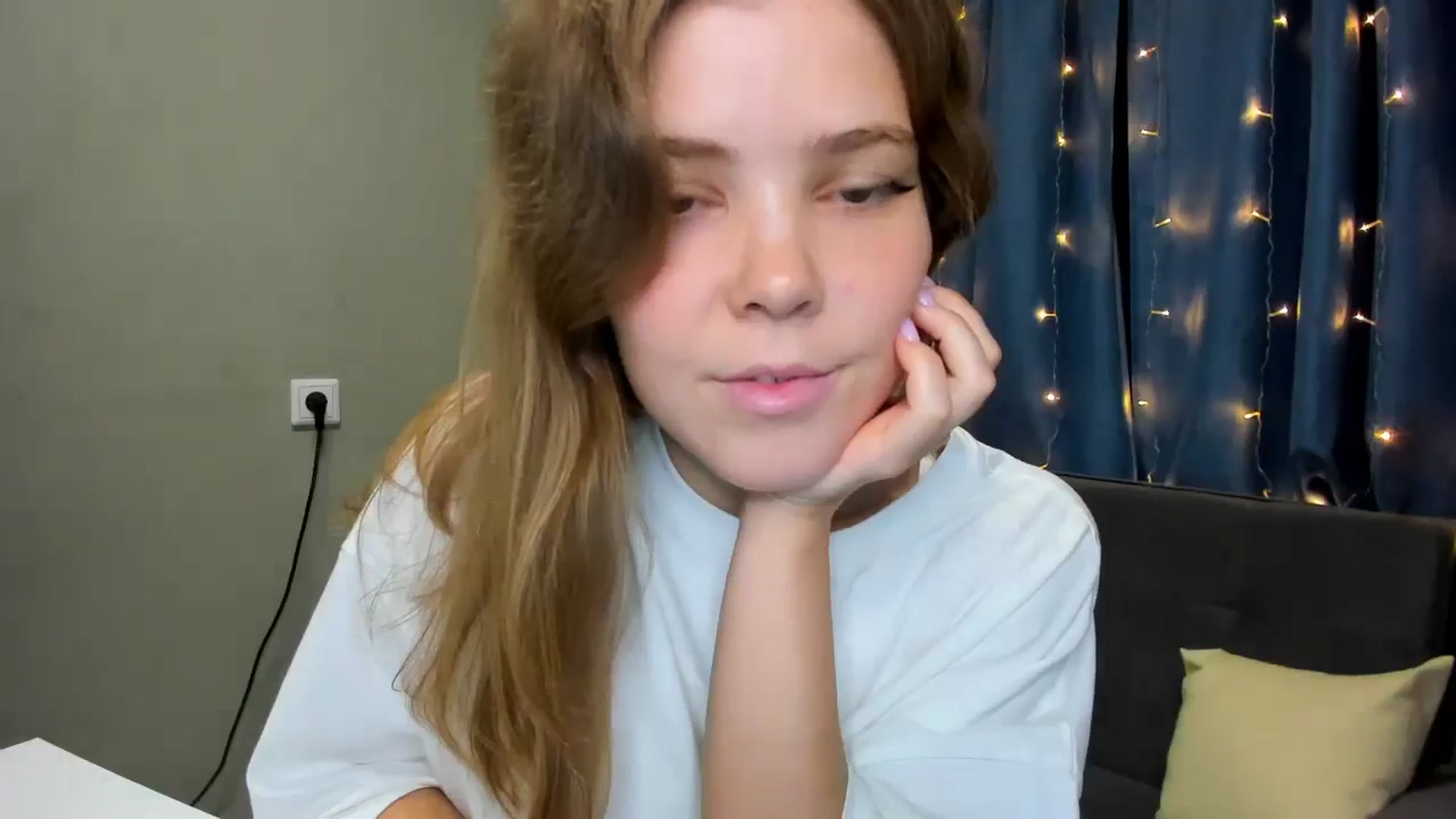 Gallery image thumbnail from EffyShy's myfreecams stream on, 10/07/2024, 22:11 image 7 of 20