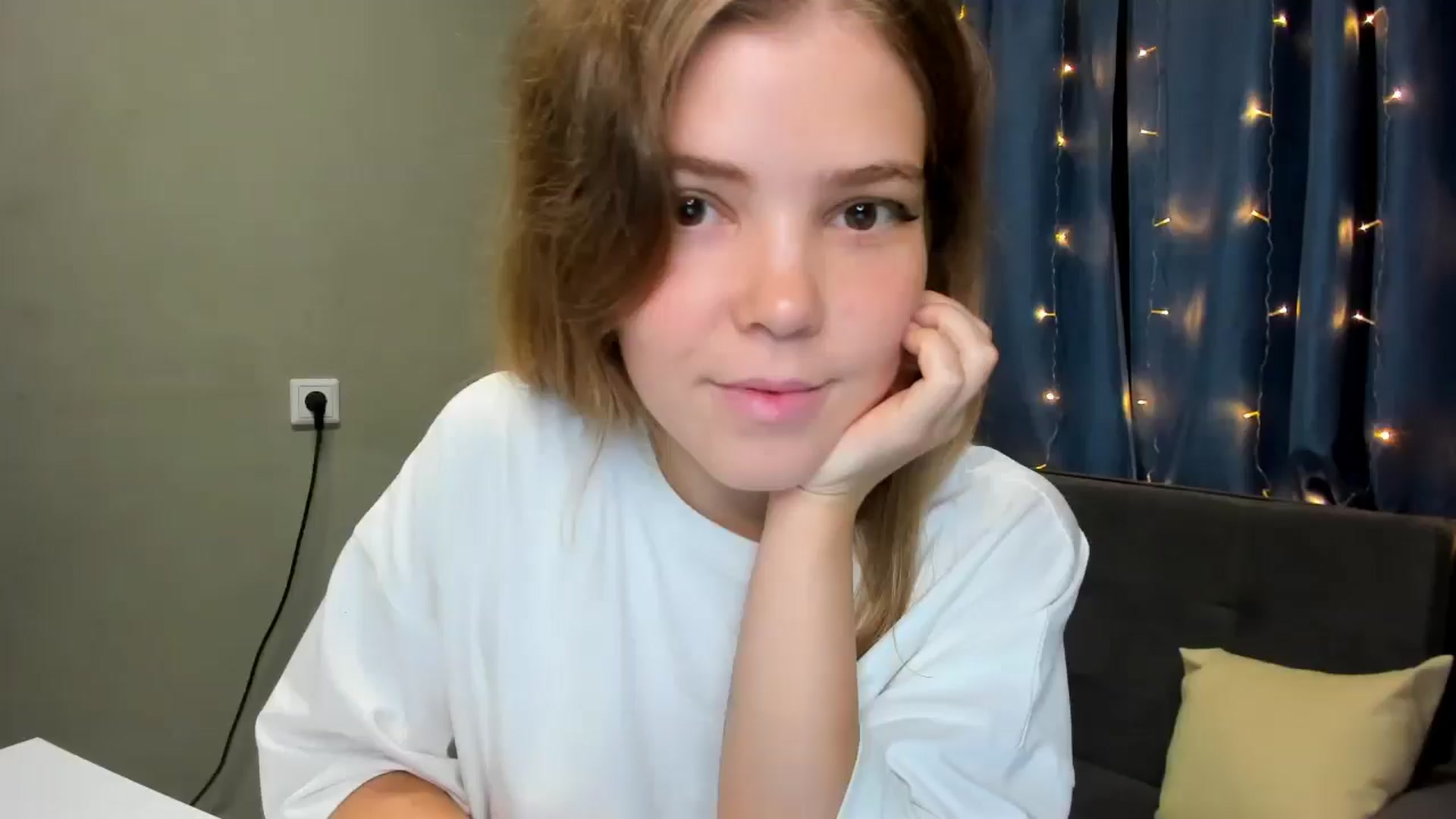 Gallery image thumbnail from EffyShy's myfreecams stream on, 10/07/2024, 22:11 image 1 of 20