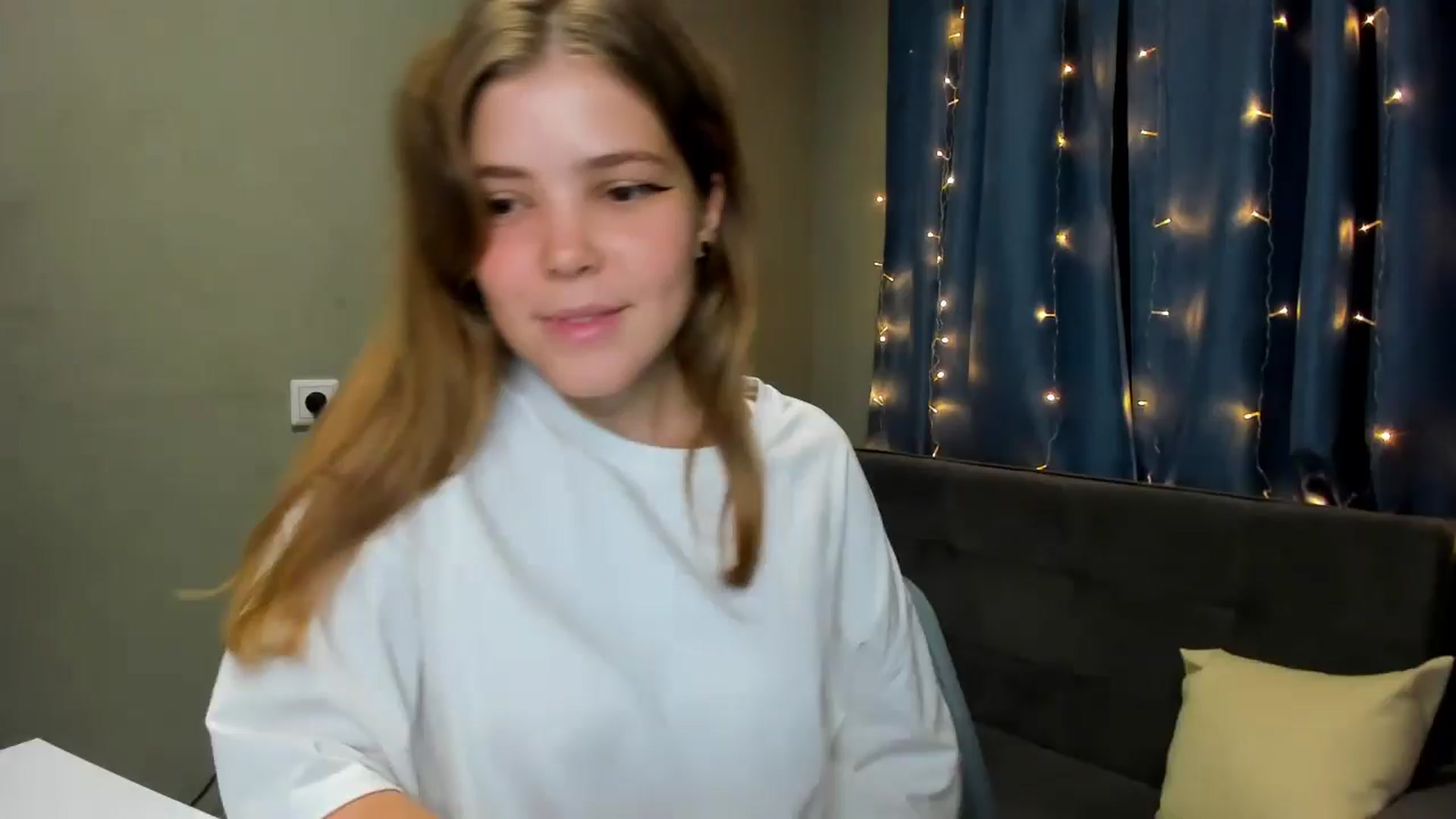 Gallery image thumbnail from EffyShy's myfreecams stream on, 10/07/2024, 22:11 image 13 of 20