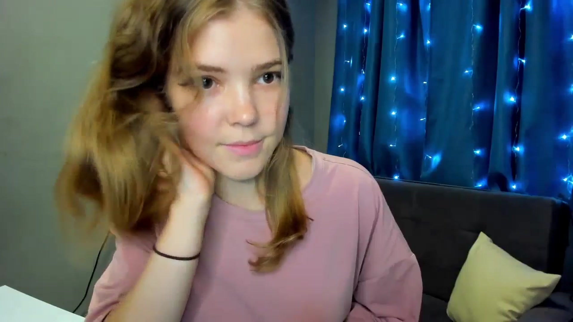 Gallery image thumbnail from EffyShy's myfreecams stream on, 10/09/2024, 20:58 image 3 of 20