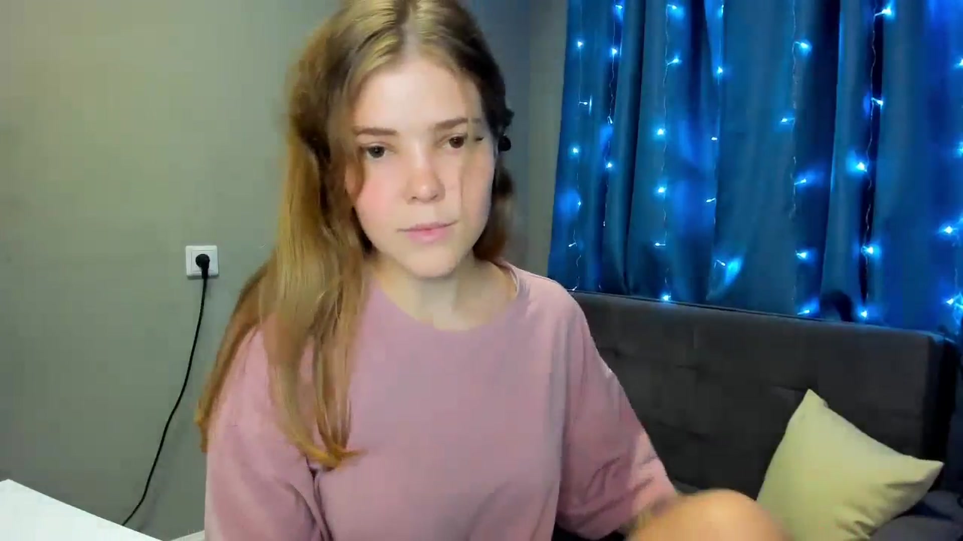 Gallery image thumbnail from EffyShy's myfreecams stream on, 10/09/2024, 20:58 image 16 of 20