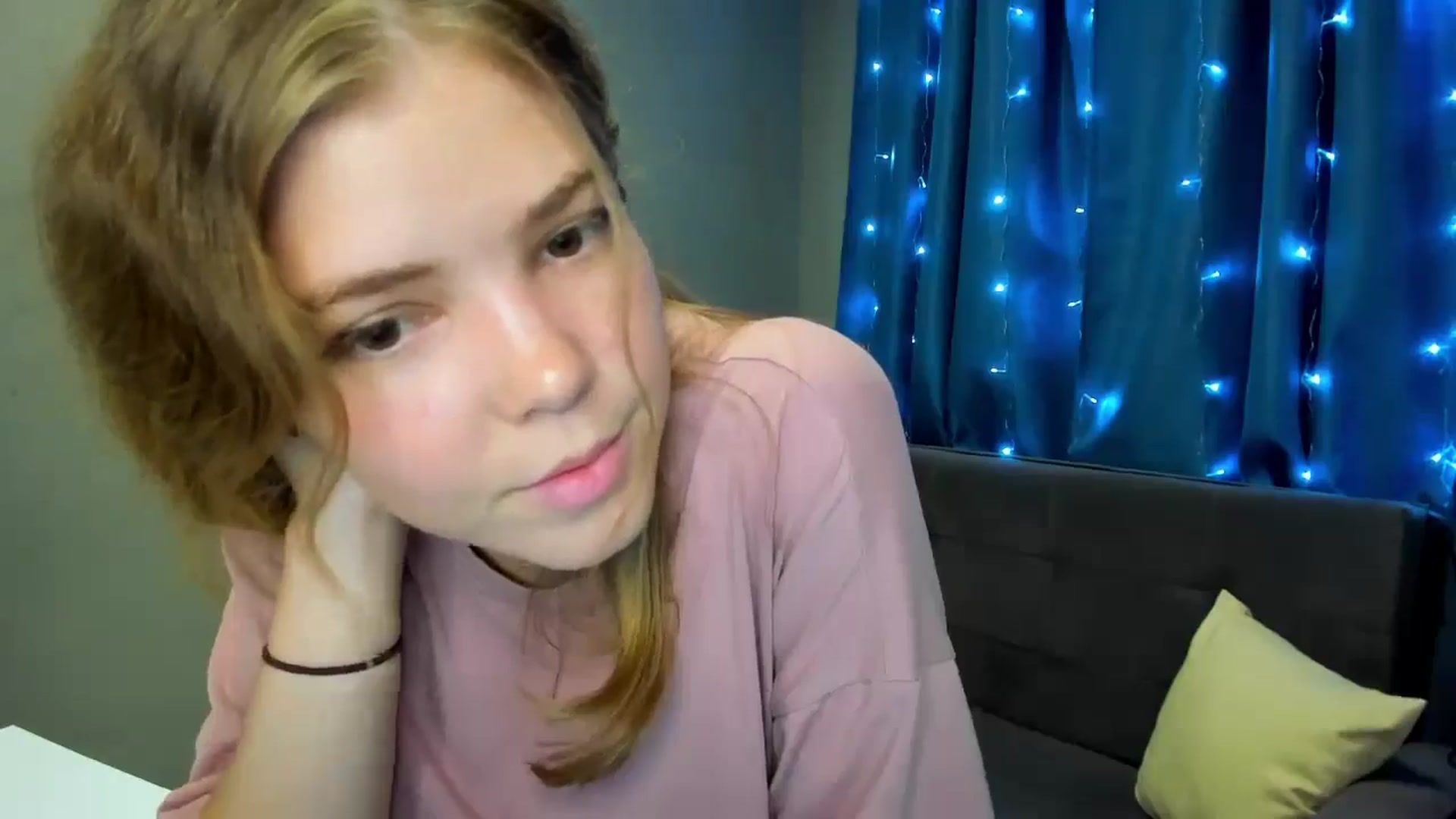 Gallery image thumbnail from EffyShy's myfreecams stream on, 10/09/2024, 21:44 image 16 of 20