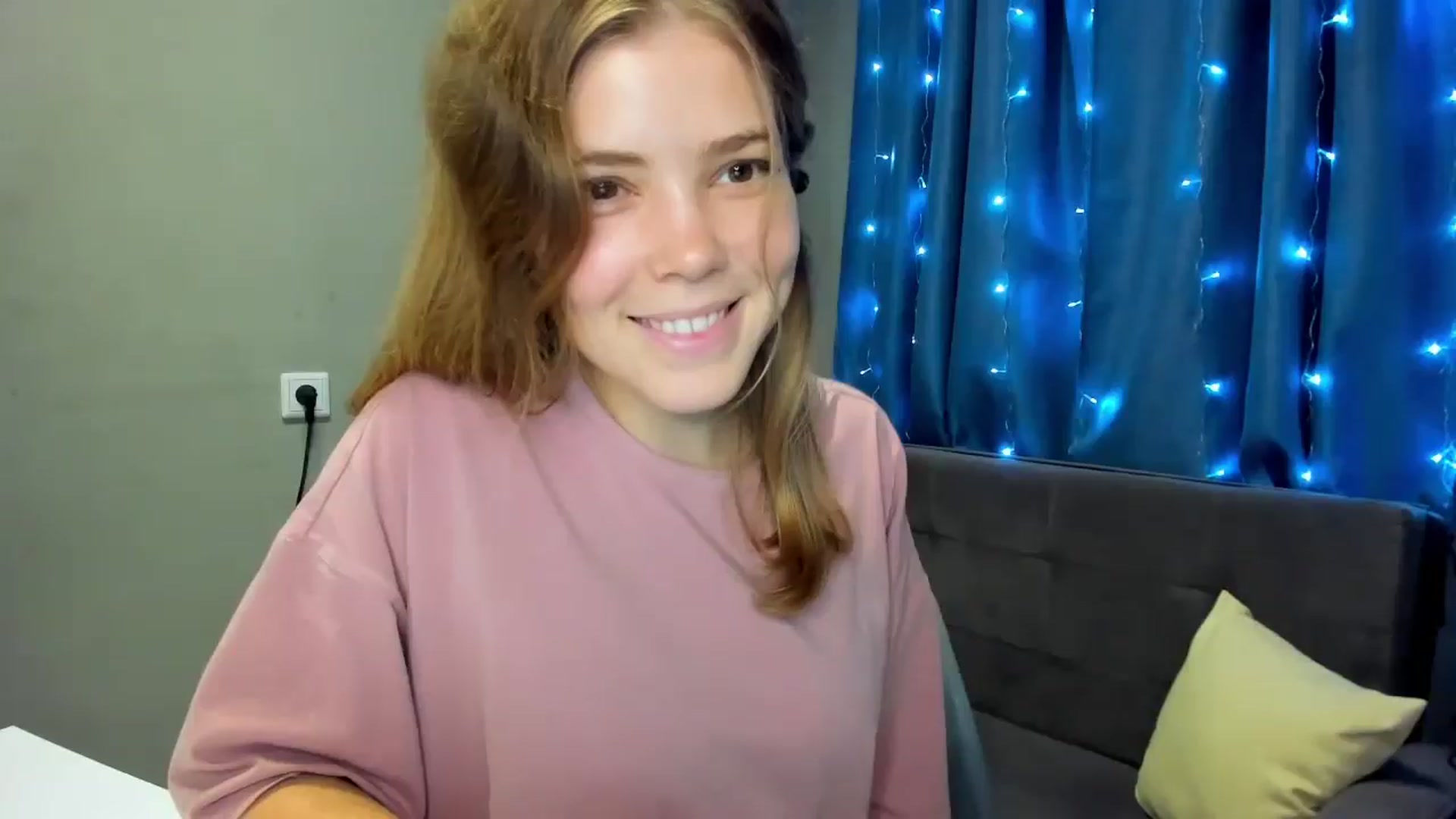 Gallery image thumbnail from EffyShy's myfreecams stream on, 10/09/2024, 21:44 image 9 of 20
