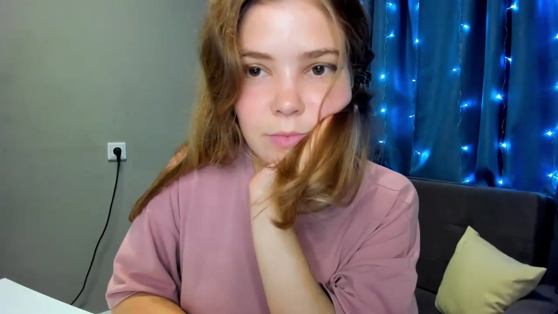 Gallery image thumbnail from EffyShy's myfreecams stream on, 10/09/2024, 21:44 image 6 of 20