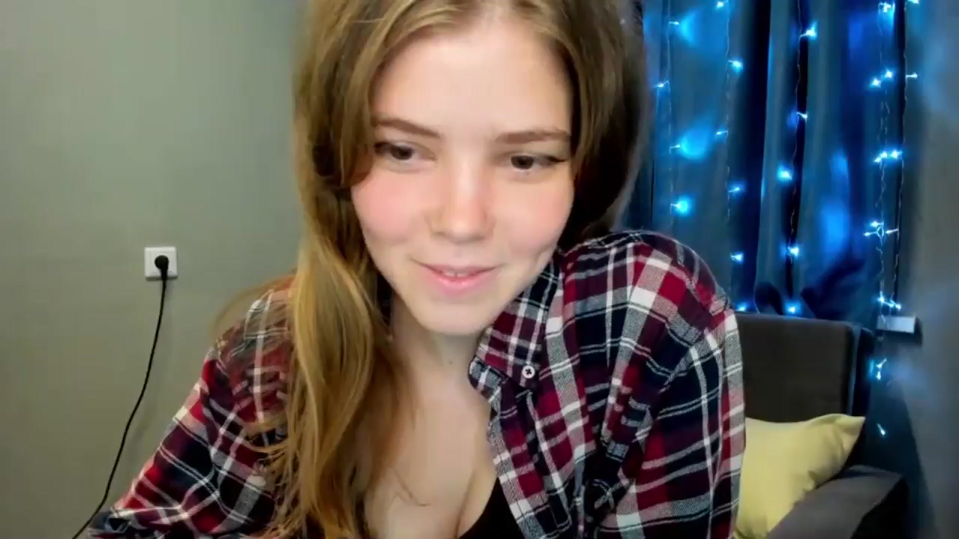 Gallery image thumbnail from EffyShy's myfreecams stream on, 10/12/2024, 22:11 image 17 of 20
