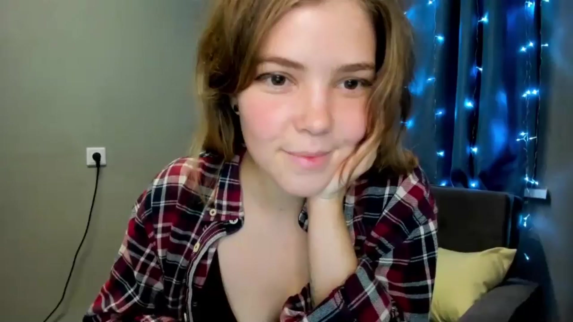 Gallery image thumbnail from EffyShy's myfreecams stream on, 10/12/2024, 22:11 image 12 of 20