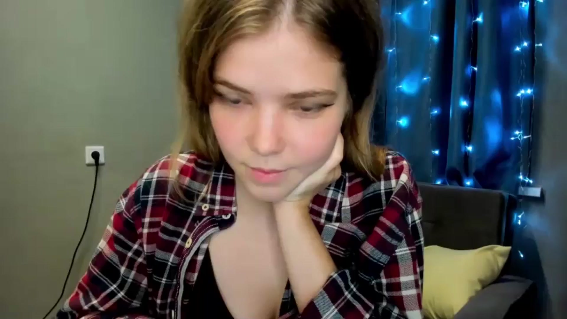 Gallery image thumbnail from EffyShy's myfreecams stream on, 10/12/2024, 22:11 image 14 of 20