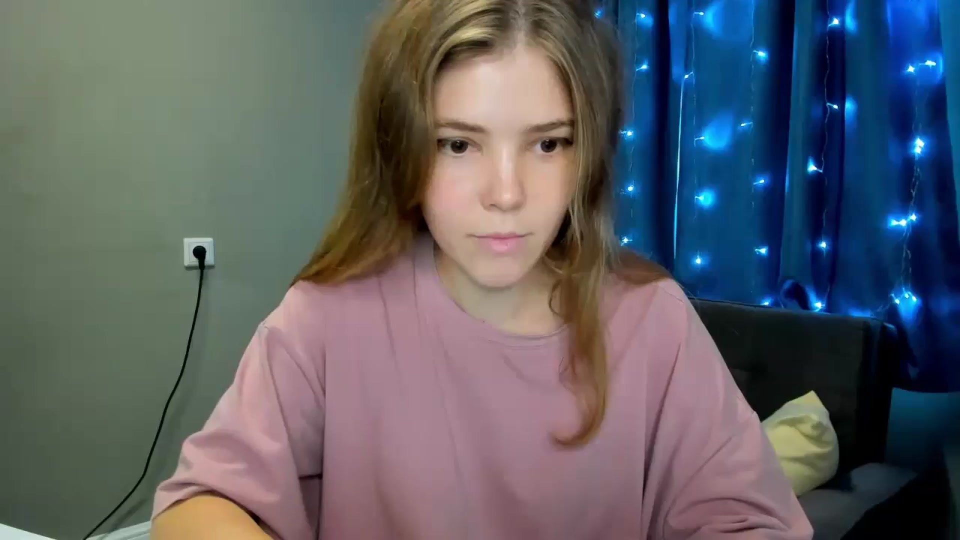 Gallery image thumbnail from EffyShy's myfreecams stream on, 10/14/2024, 13:51 image 7 of 20