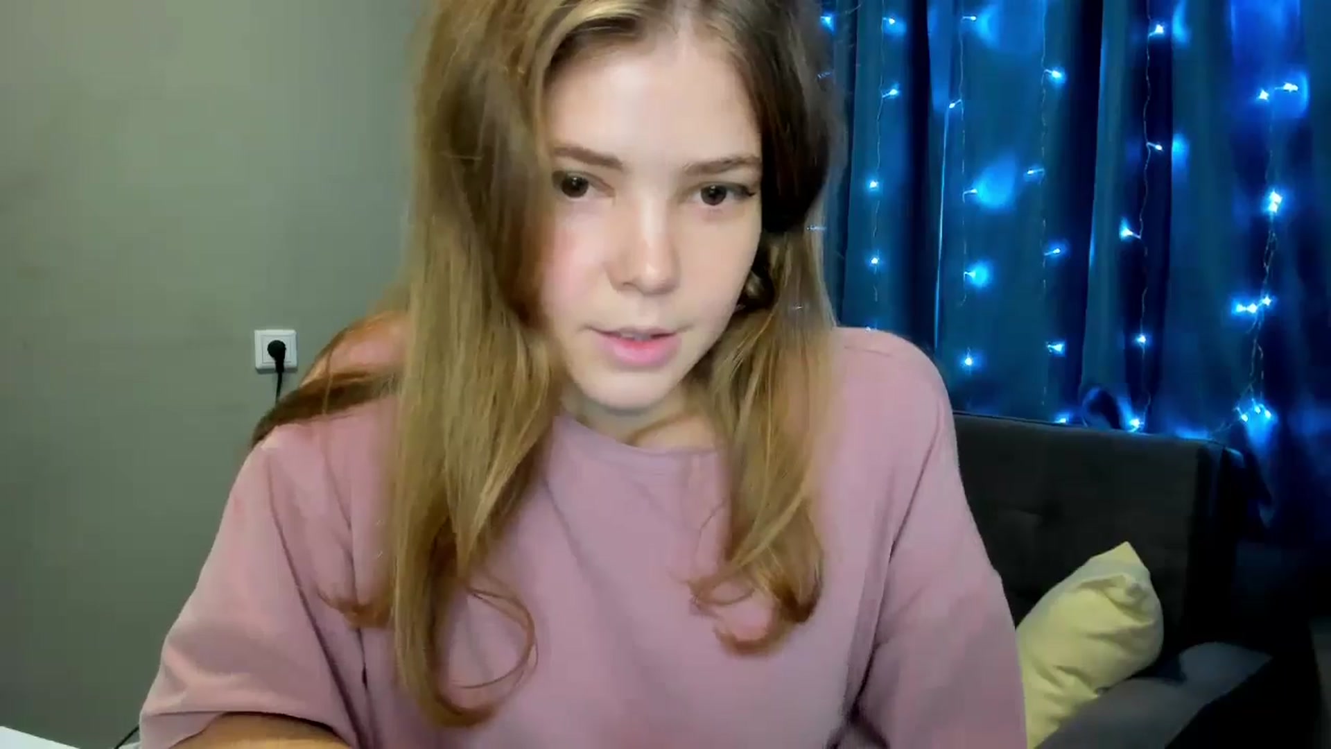 Gallery image thumbnail from EffyShy's myfreecams stream on, 10/14/2024, 13:51 image 17 of 20