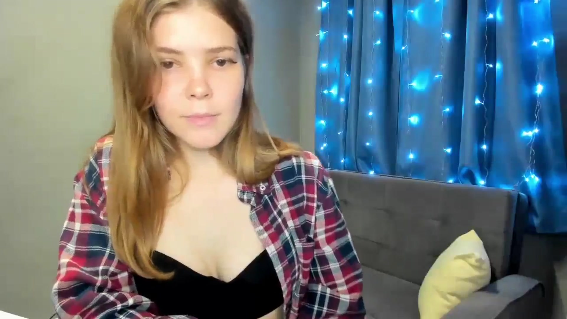 Gallery image thumbnail from EffyShy's myfreecams stream on, 10/14/2024, 16:03 image 20 of 20