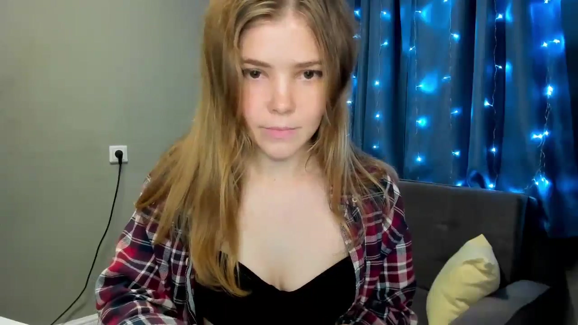 Gallery image thumbnail from EffyShy's myfreecams stream on, 10/14/2024, 16:03 image 10 of 20